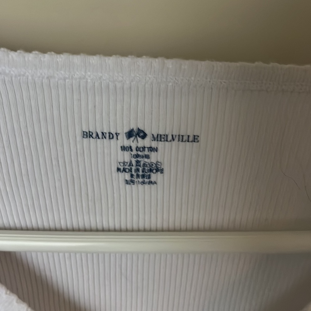 White button down top - Picture 2 of 4